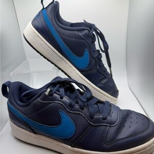 Nike Navy and Blue Athletic Shoes Size 5.5 Youth